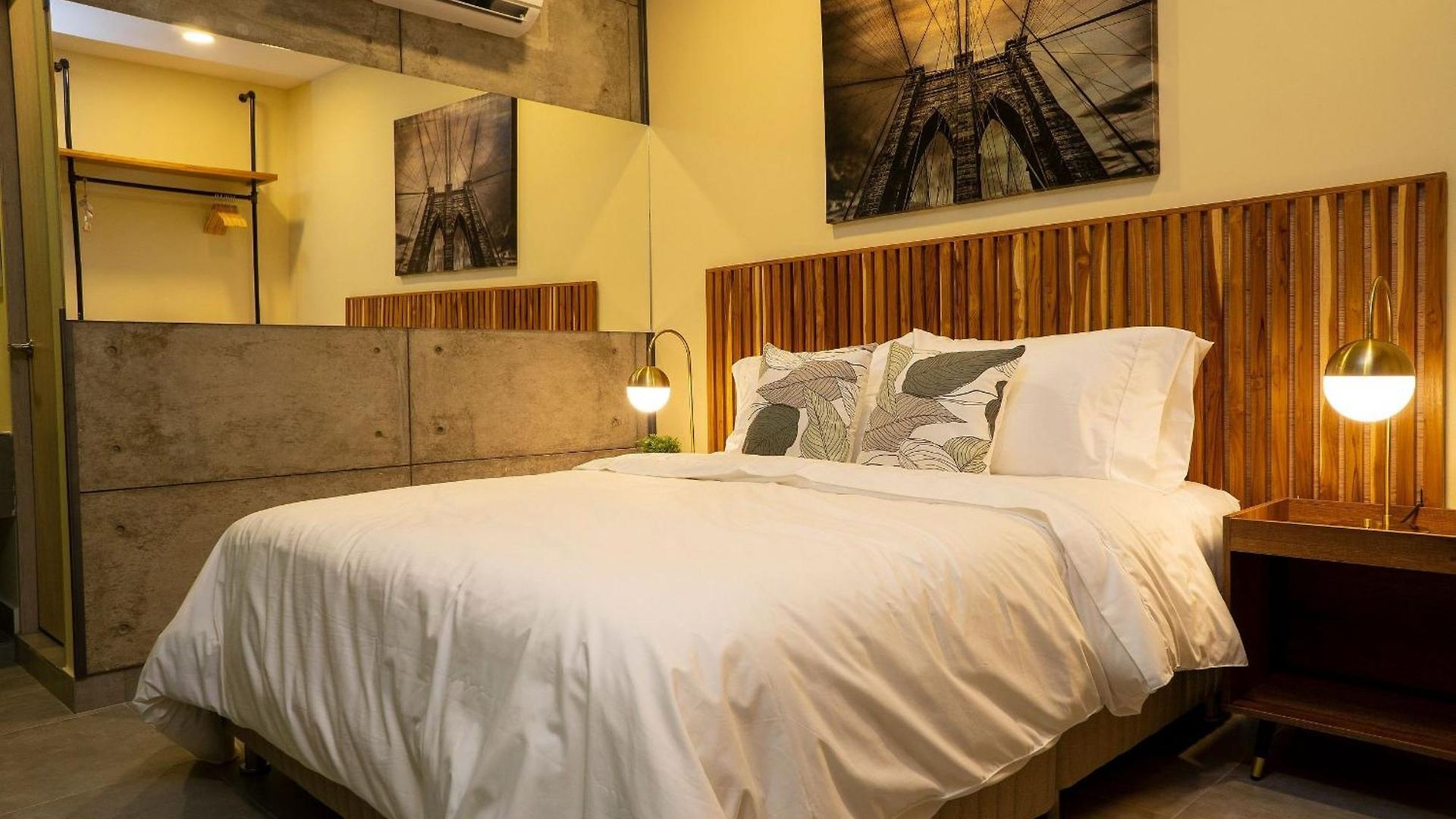 Boutique Con Cama Queen *